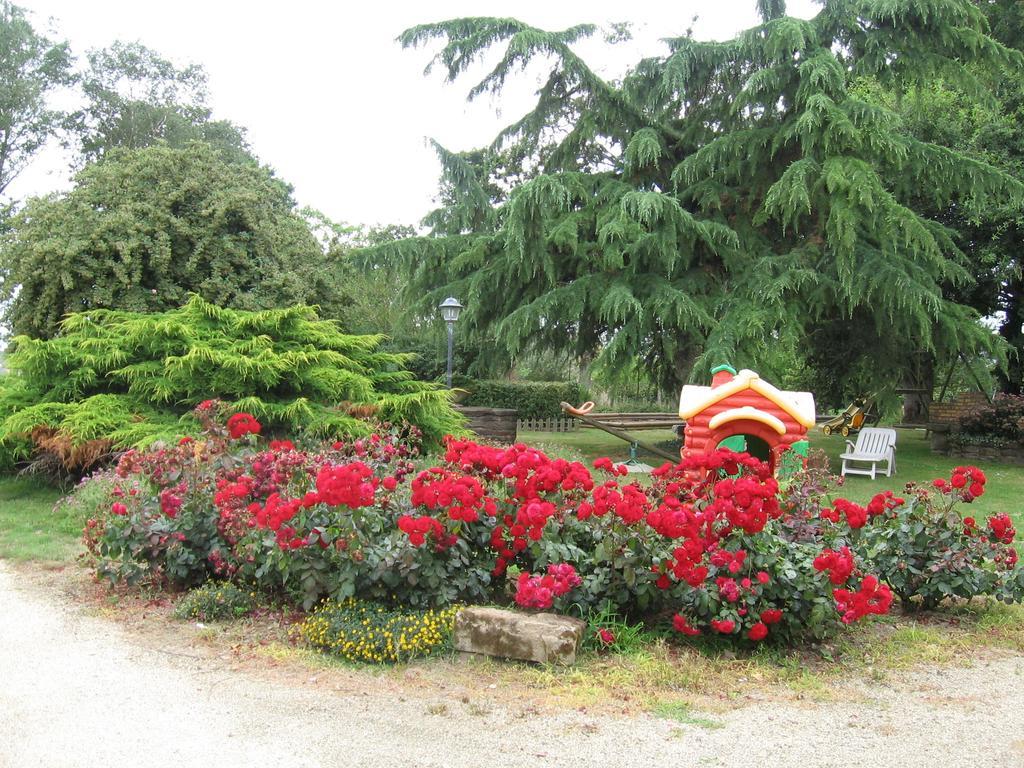 Perrault Gites Loscouet-sur-Meu ภายนอก รูปภาพ